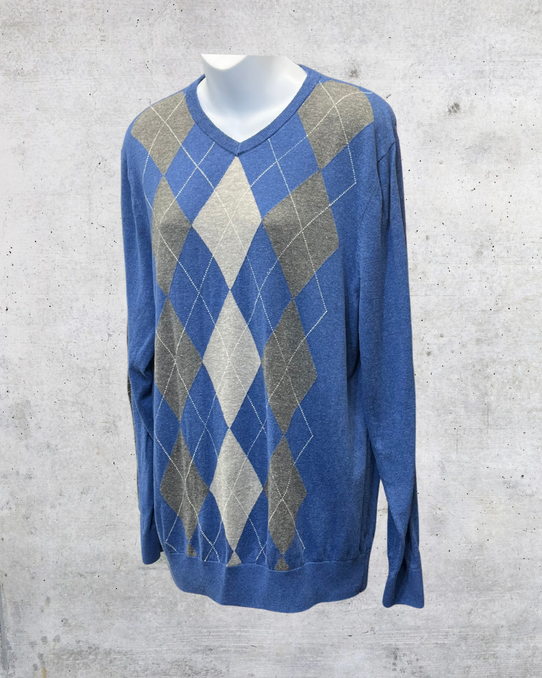 Croft & Barrow Blue Argyle V-Neck Sweater - Large
