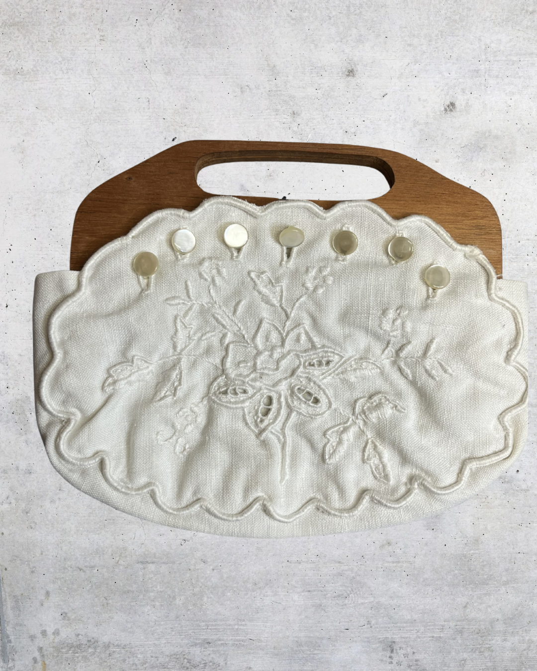 Vintage 70s White Embroidered Wood Handle Clutch
