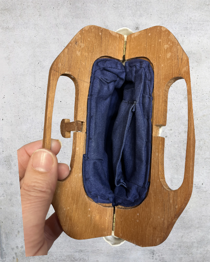 Vintage 70s White Embroidered Wood Handle Clutch