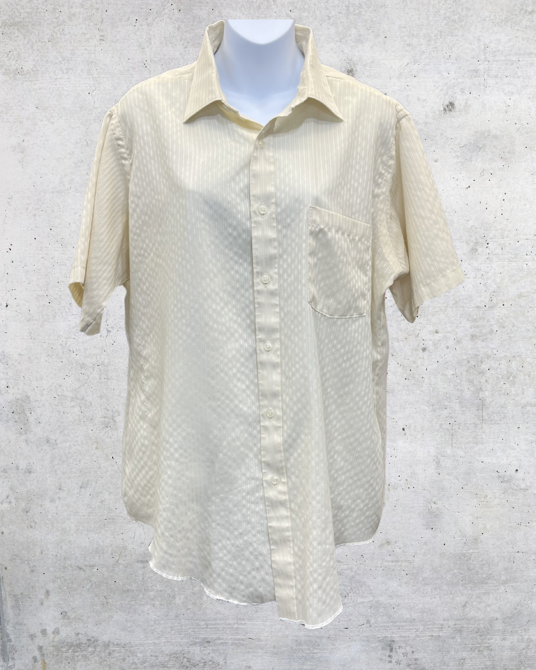 Vintage Van Heusen Ivory Textured Short Sleeve Button Up - Large