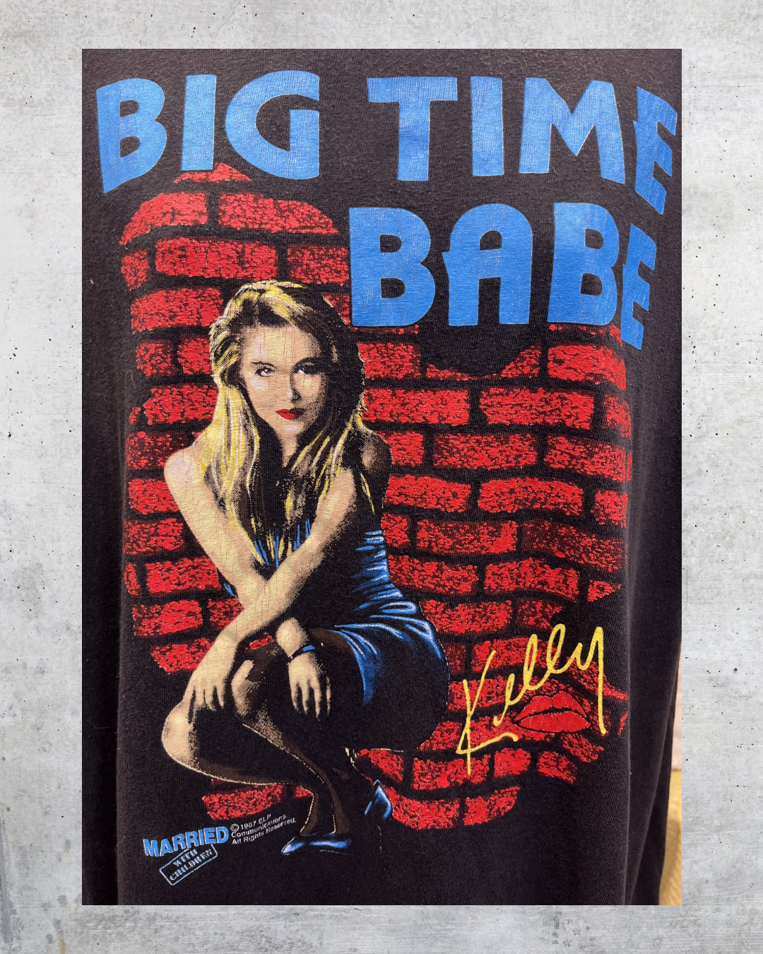 Vintage 1987 Kelly Bundy Big Time Babe Tee - XL
