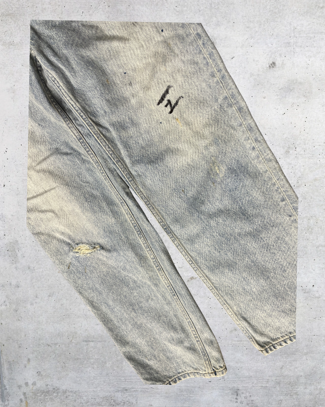 Everlane The 90s Way High Jean Light Wash Distressed Denim - Size 27