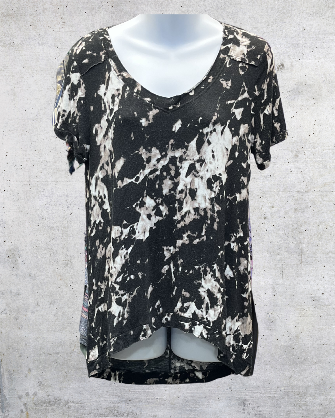 Rock & Republic Black White Marble Wash Tee - Medium