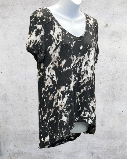 Rock & Republic Black White Marble Wash Tee - Medium