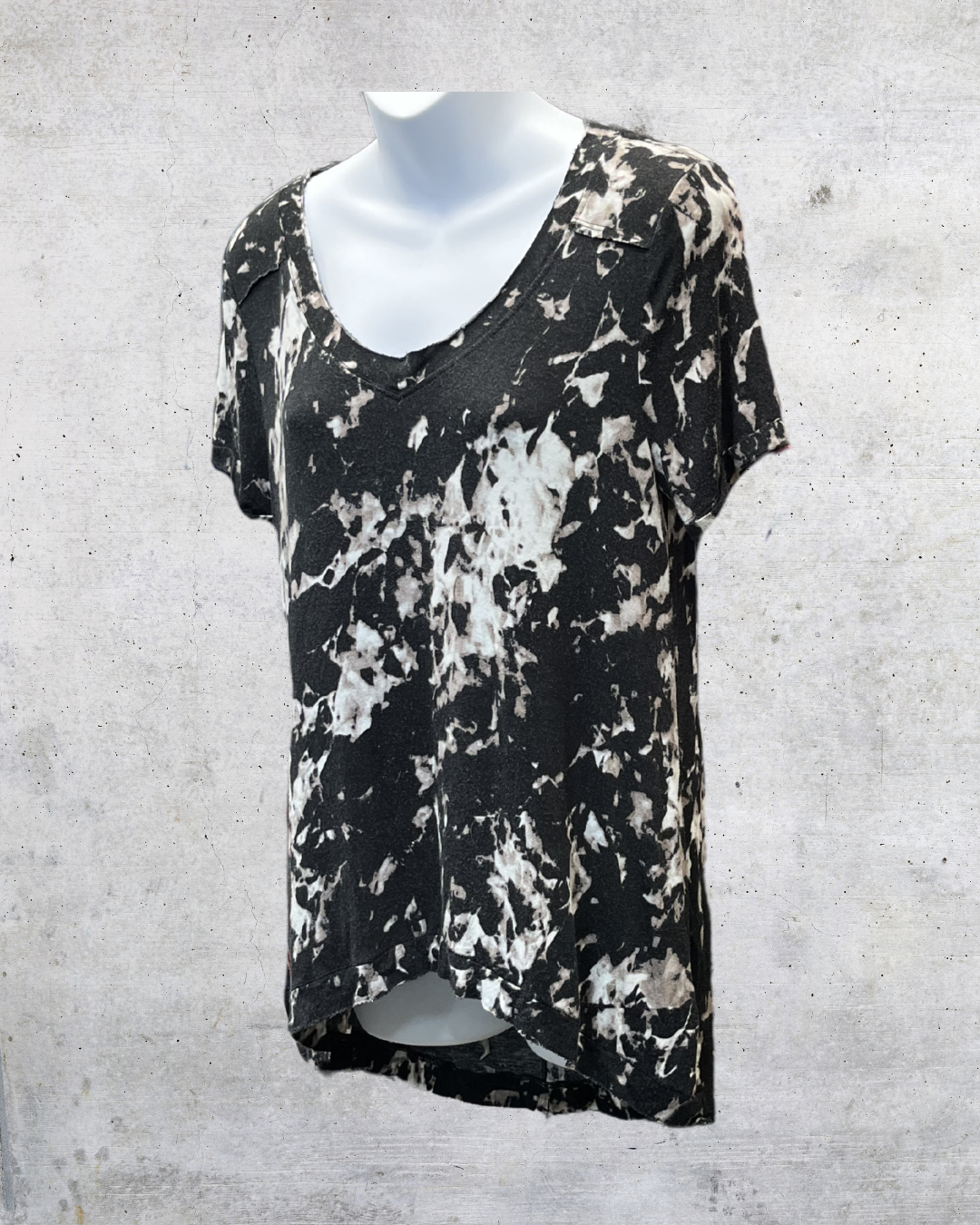 Rock & Republic Black White Marble Wash Tee - Medium