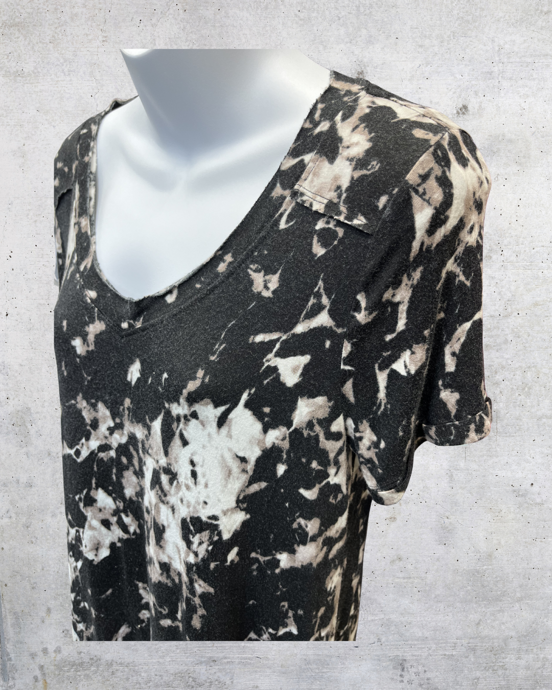 Rock & Republic Black White Marble Wash Tee - Medium