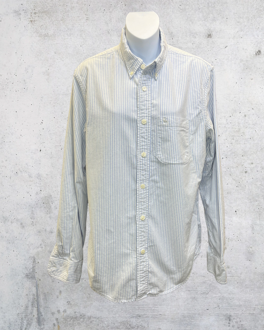 Abercrombie & Fitch Blue Striped Oxford Shirt – Medium