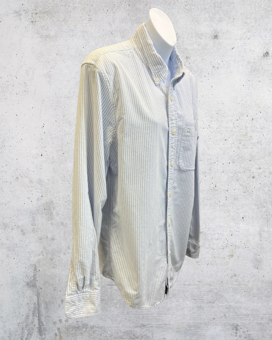 Abercrombie & Fitch Blue Striped Oxford Shirt – Medium