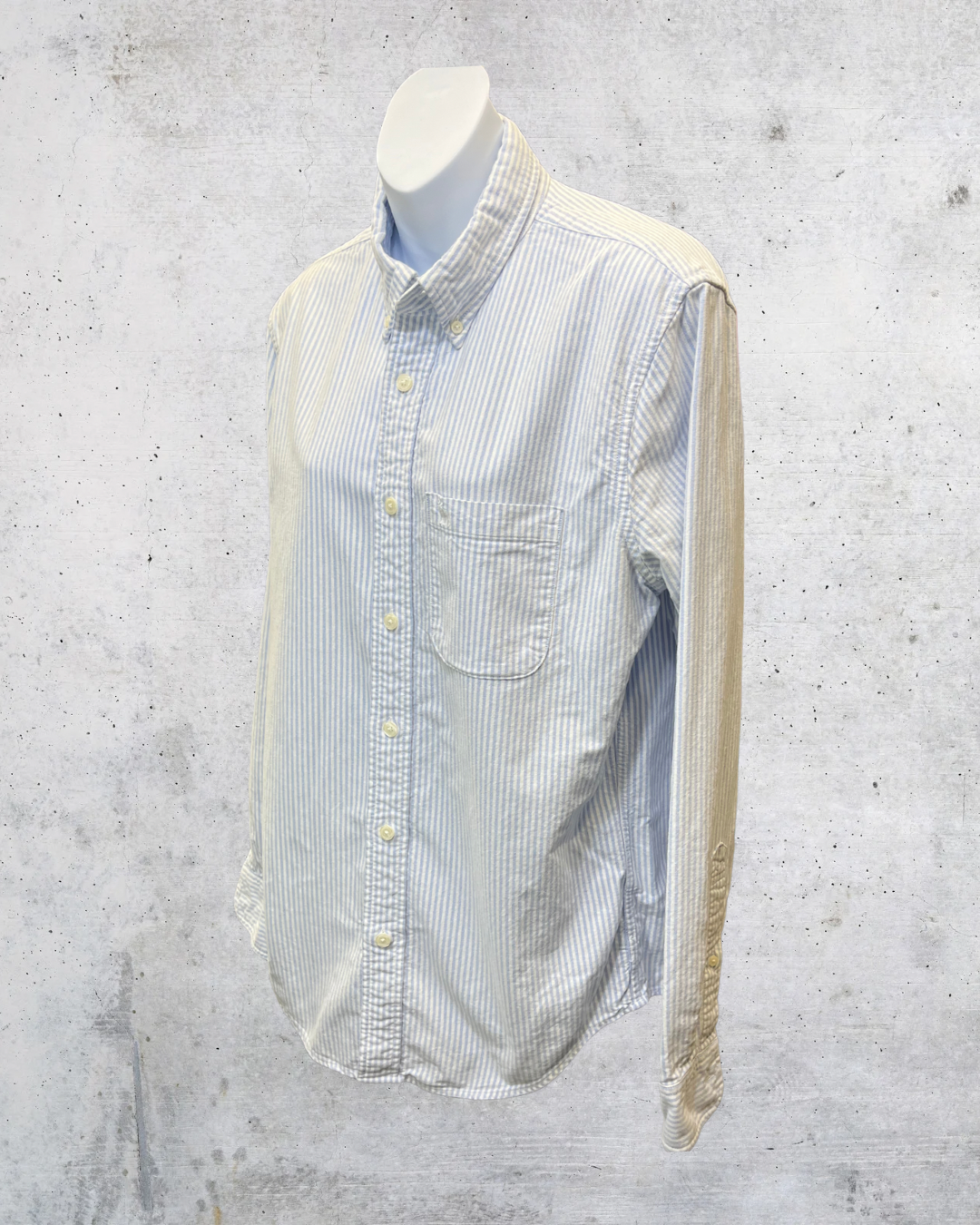 Abercrombie & Fitch Blue Striped Oxford Shirt – Medium